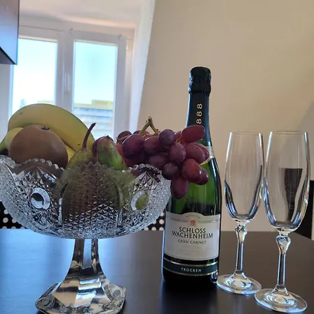 Hausnummer 1, Kontaktloser Self Check-in *